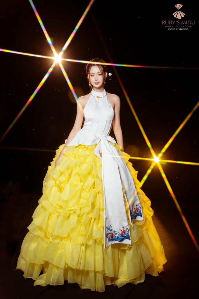 Tự hào vẻ đẹp Việt Nam với sự kiện 'Dấu Ấn Việt Nam' Fashion show 4 2fbca27e34779a29c366