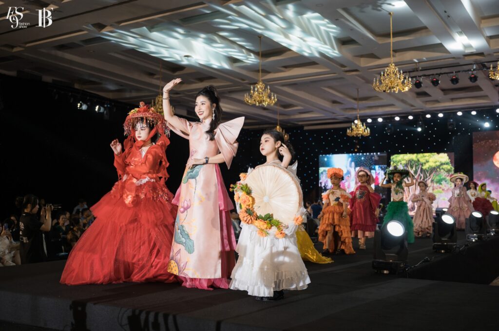 Tự hào vẻ đẹp Việt Nam với sự kiện 'Dấu Ấn Việt Nam' Fashion show 6 49d46f22fa2b54750d3a