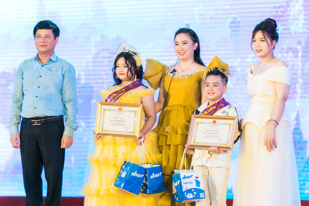Đại Sứ Tài Năng Nguyễn Gia Hưng, Ngôi Sao Nhí Từ Lào Cai, Chinh Phục Sân Khấu "Xứ Sở Ước Mơ" Fashion Show 5 9FS4.082629