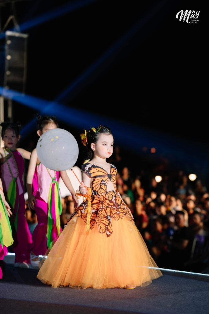 Nàng Vedette Nông Ngọc Khuê Tỏa Sáng Rực Rỡ tại MÂY Fashion Show Hà Giang 3 DSC08512