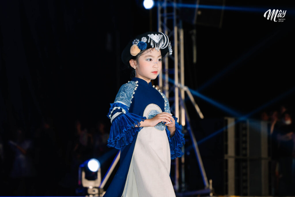 Trần Ngọc Ánh: Vedette Nhí Rực Rỡ tại MÂY Fashion Show ở Hà Giang 1 HHA03285