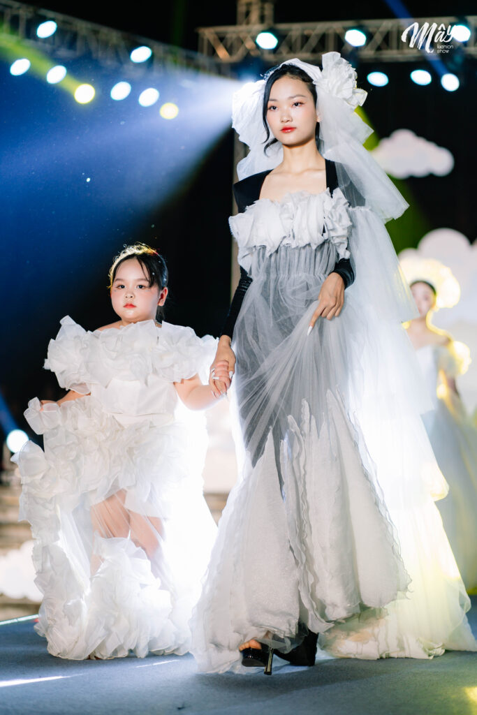 Vedette Vũ Gia Hân - Bức Tranh Sắc Màu Tại MÂY Fashion Show 5 NVH09501 1