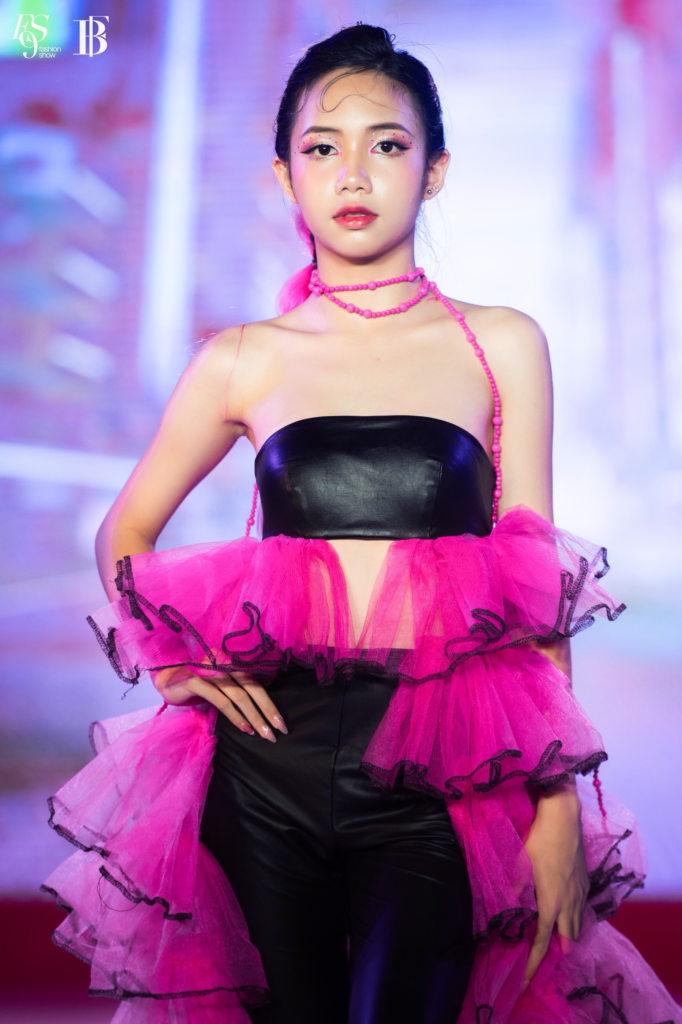 Vedette Vũ Tuệ Lâm Tỏa Sáng Rực Rỡ Tại “Xứ Sở Ước Mơ” Fashion Show 1 image 49