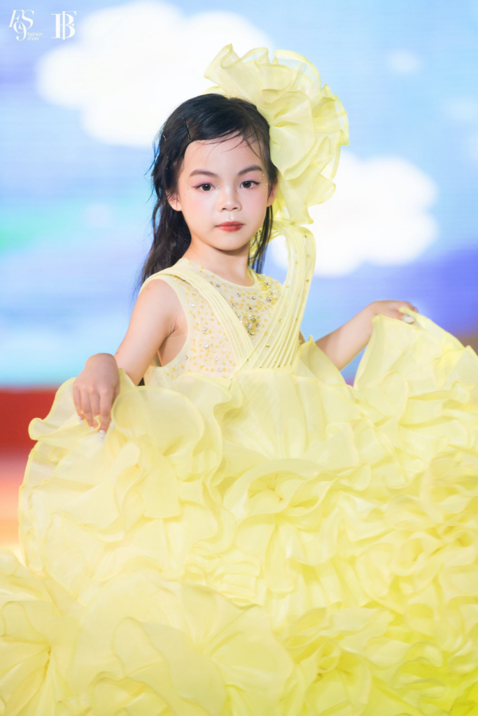 First Face Nguyễn Nhật Hạ Niềm Tự Hào Của “Xứ Sở Ước Mơ” Fashion Show 3 image 66