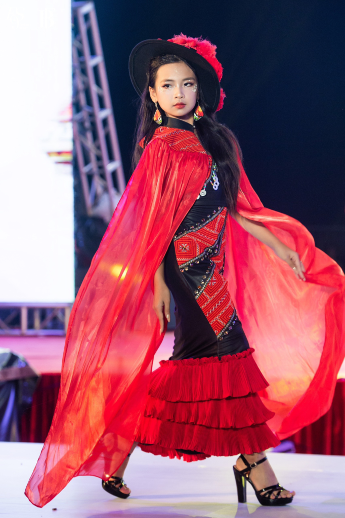 Mãn Nhãn Phần Trình Diễn Của Đại Sứ Ước Mơ Nguyễn Lê Đan Thy tại “Xứ Sở Ước Mơ” Fashion Show 1 image 69