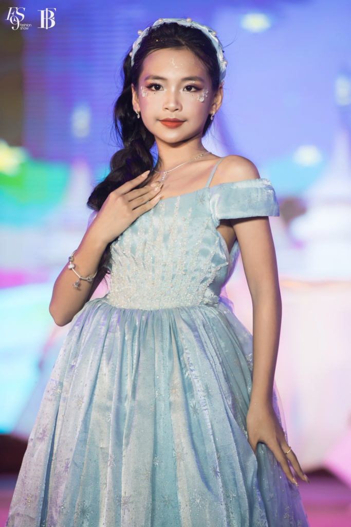 Mãn Nhãn Phần Trình Diễn Của Đại Sứ Ước Mơ Nguyễn Lê Đan Thy tại “Xứ Sở Ước Mơ” Fashion Show 2 image 70
