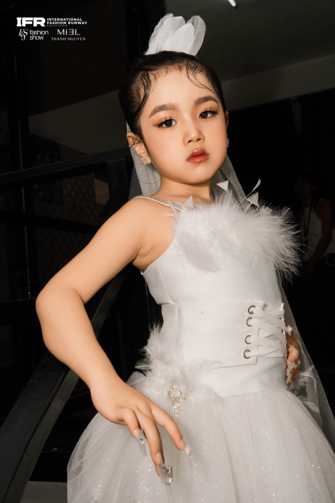 MODEL KID Đặng Bảo Hà My Gây Ấn Tượng Tại INTERNATIONAL FASHION RUNWAY 2024 Malaysia 4 image 24