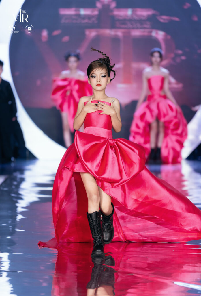 GƯƠNG MẶT ĐẠI DIỆN NGUYỄN NGỌC DIỆP CÙNG KHOẢNH KHẮC TỎA SÁNG TẠI VIETNAM ICONIC RUNWAY 2024. 2 IMG 6518