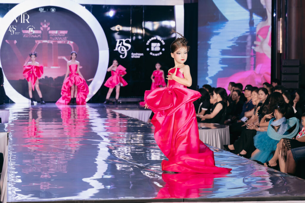 GƯƠNG MẶT ĐẠI DIỆN NGUYỄN NGỌC DIỆP CÙNG KHOẢNH KHẮC TỎA SÁNG TẠI VIETNAM ICONIC RUNWAY 2024. 1 IMG 6585