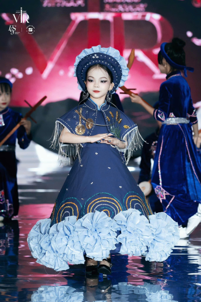 Đại sứ Văn hoá Nguyễn Nhật Hạ và phần trình diễn ấn tượng tại Vietnam Iconic Runway Cao Bằng 4 image 12