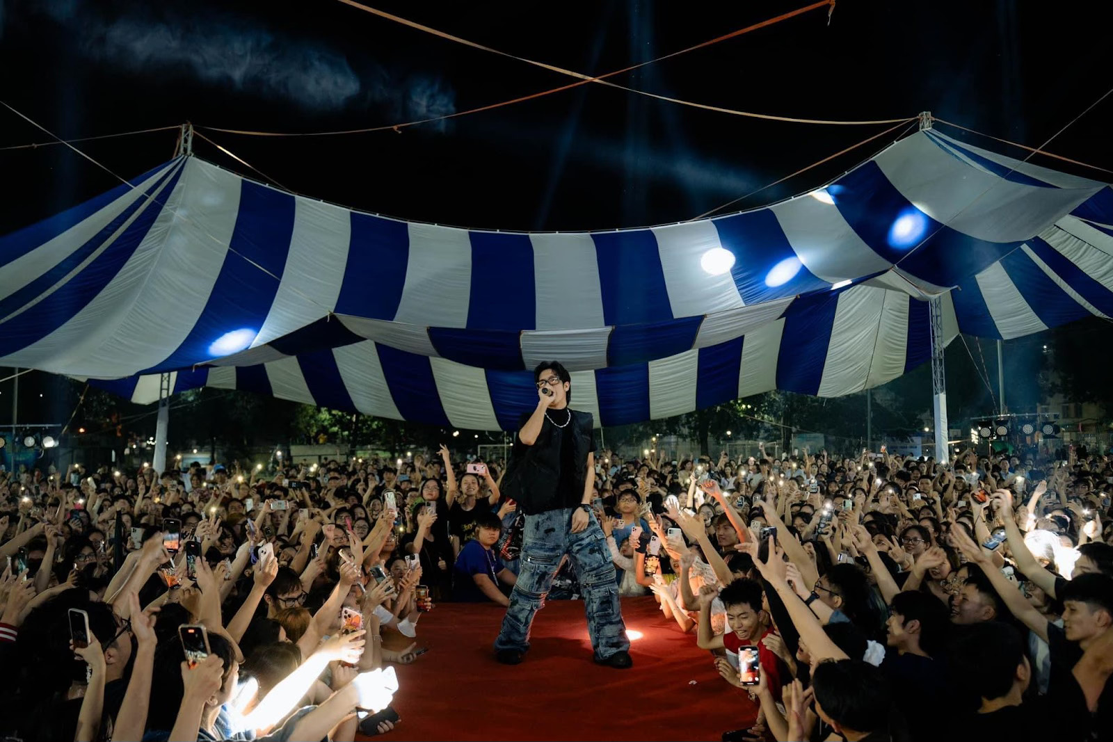 MC HYPE MINAMI - MANG ÂM NHẠC ĐIỆN TỬ TRUYỀN TẢI SỰ TÍCH CỰC 6 MC Hype Minami mang âm nhạc EDM đến gần với các bạn trẻ