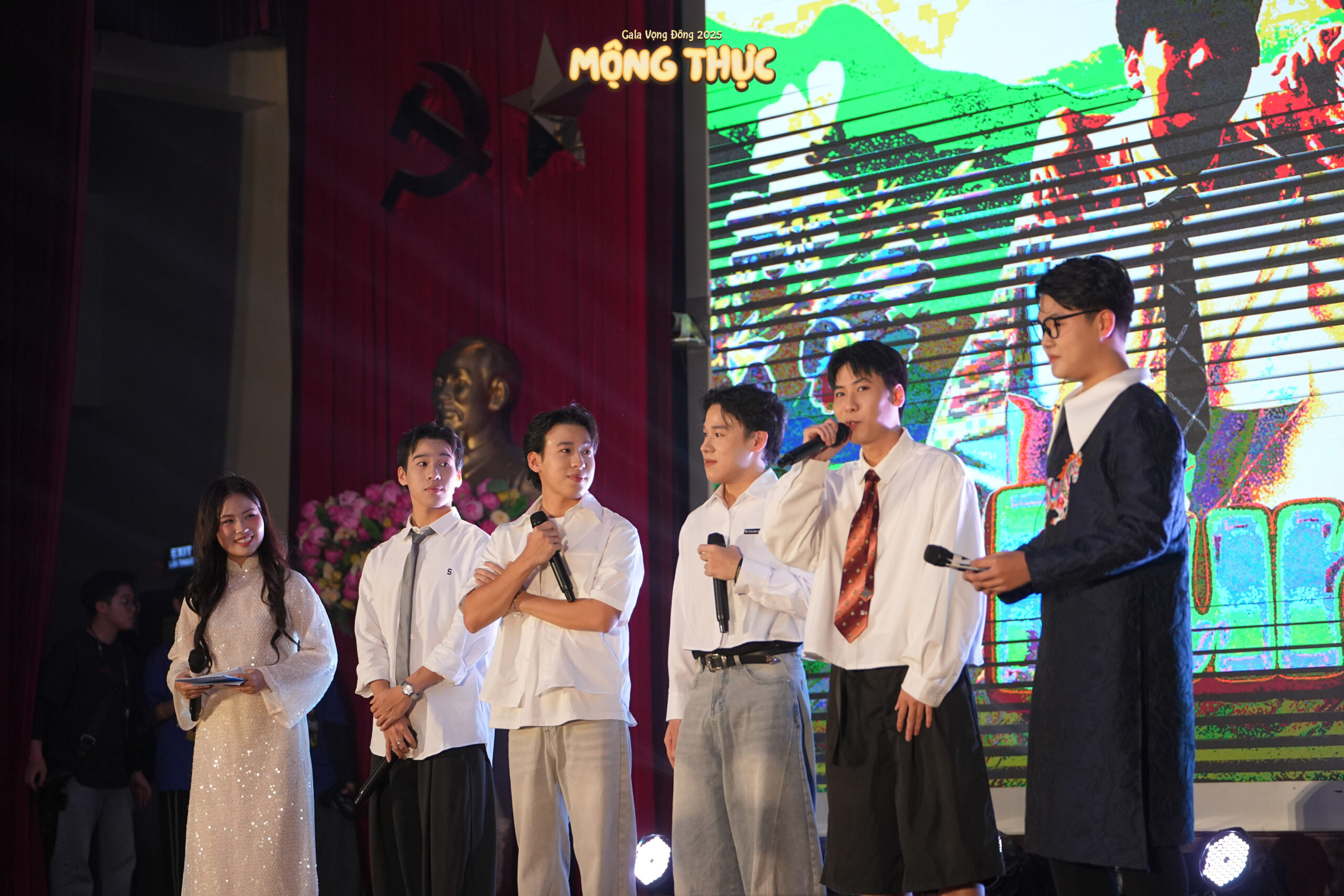 Duniverse mang không gian âm nhạc “chữa lành” đến sân khấu Gala Vọng Đông 2025: Mộng Thực 6 Anh 4 scaled