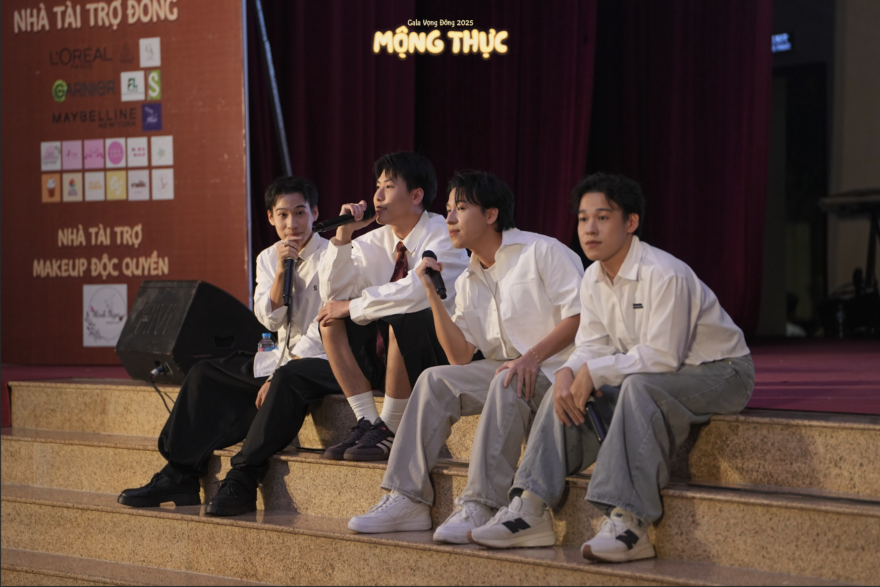 Duniverse mang không gian âm nhạc “chữa lành” đến sân khấu Gala Vọng Đông 2025: Mộng Thực 4 Screenshot 2026 01 16 at 13.12.02