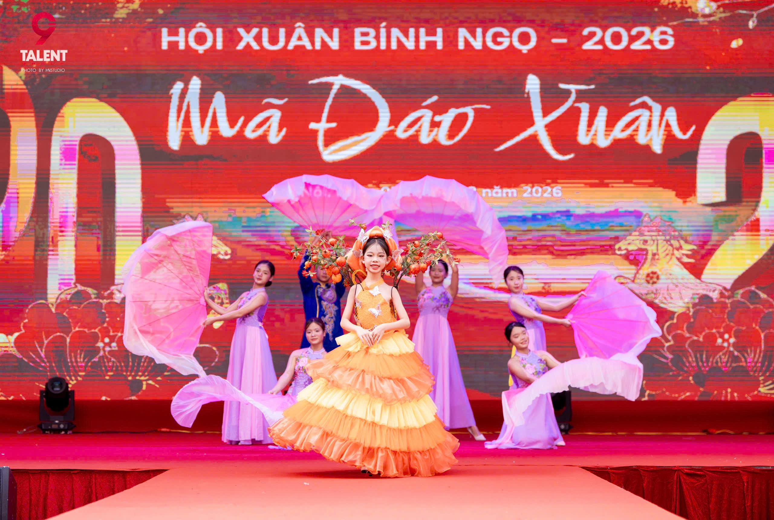 Ấn tượng với sự xuất hiện của Đại sứ hình ảnh Hoa hậu nhí Nguyễn Kim Khánh Hà tại “Mã Đáo Xuân 2026” 2 IMG 2017