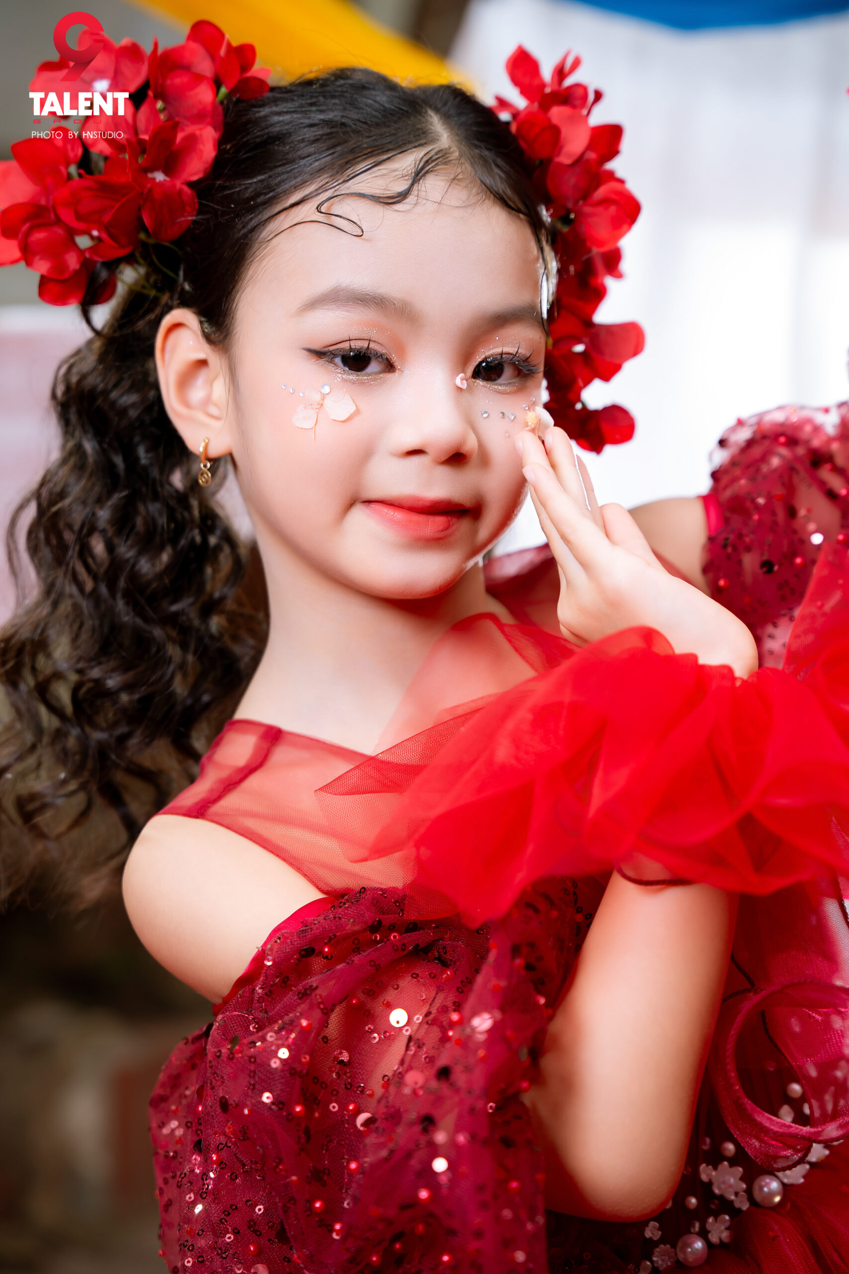 Vedette Nguyễn Hoàng Thục Quyên tỏa sáng ấn tượng tại “Mã Đáo Xuân” 2026 2 MADAOTHANHCONG0001 scaled